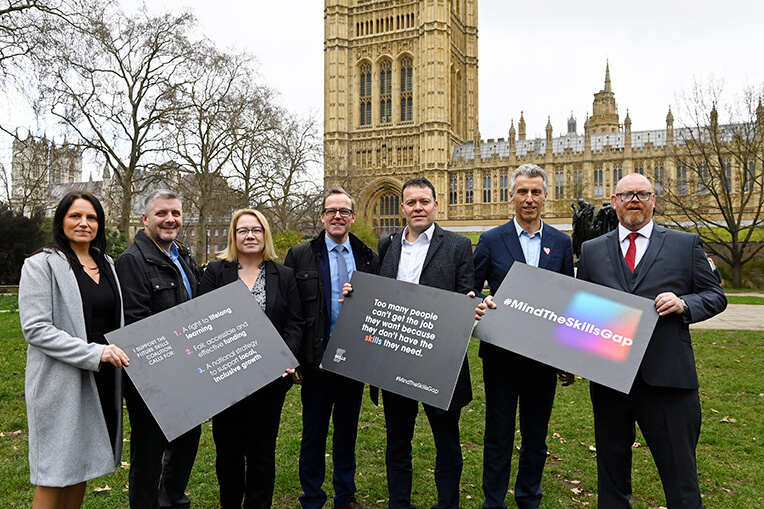 Leeds College of Building Principal Takes Skills Investment Case to Westminster|Leeds College of Building Principal Takes Skills Investment Case to Westminster|2. Group Shot_Mind the Skills Gap ed
