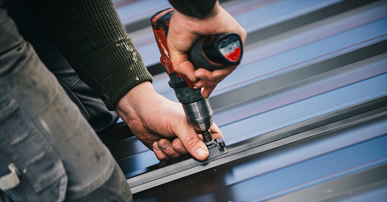 DIY Roofing: How to Stay Safe While Working at Heights