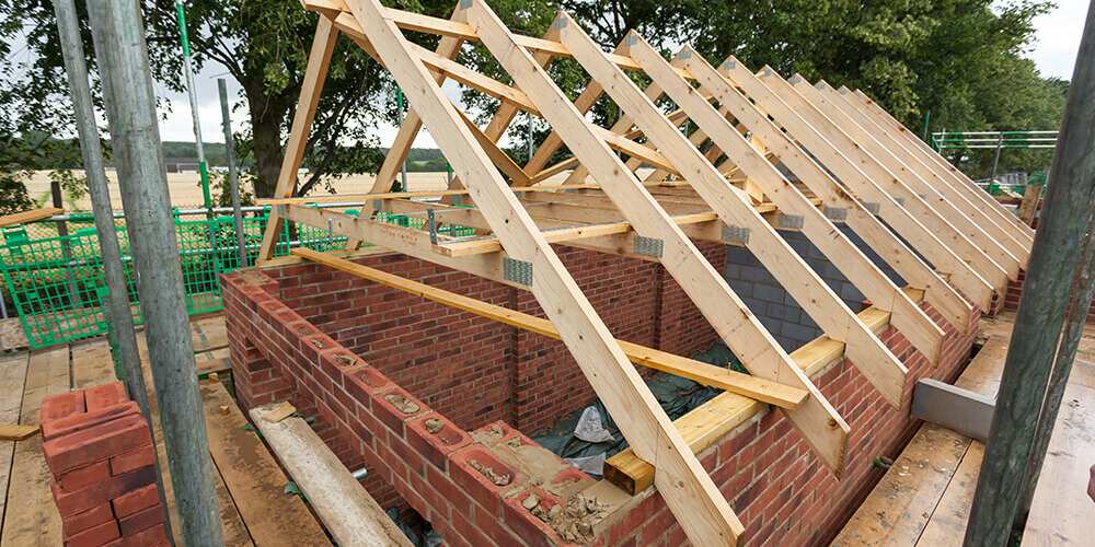 Ten Steps to Safe Truss Installation|B236 09-12-19 TRA - Schematic diagram demonstrating the installation of trussed rafters