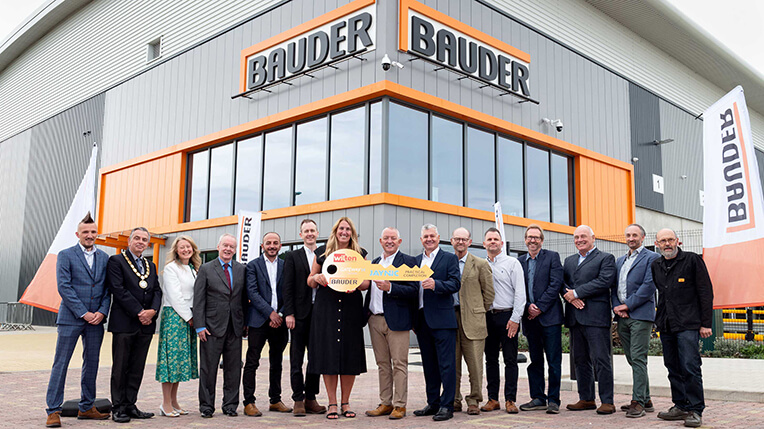 Bauder Accepts Keys to New UK Distribution Centre|Bauder Accepts Keys to New UK Distribution Centre|Bauder Accepts Keys to New UK Distribution Centre