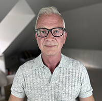 Dr David Crosthwaite headshot