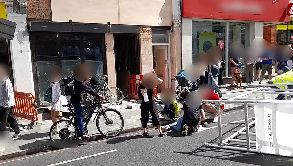 Image of the scaffold fall on busy street