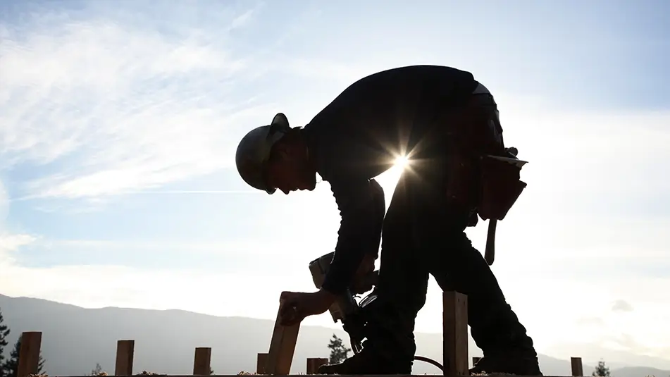 Adapt to the First Heat Wave This Year When Working Outdoors
