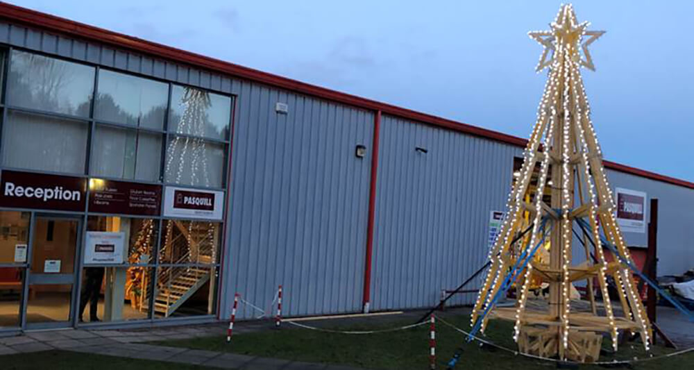 |14-12-18 Pasquill Inverness Creates Roof Truss Christmas Tree|Trussmas closer