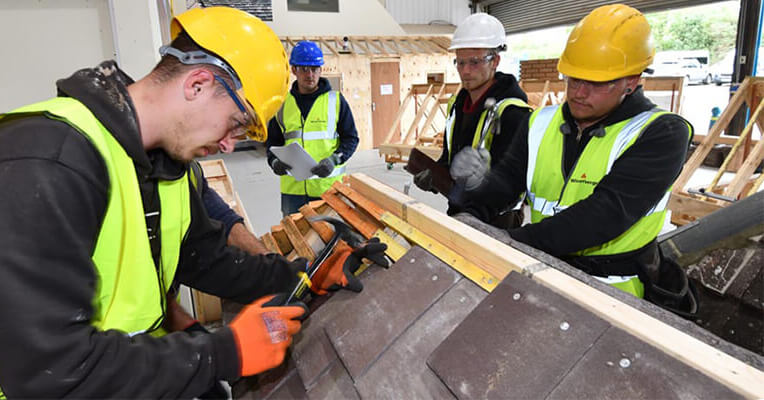 RoofCERT Restarts with Funding to Accredit Up To 900 Roofers