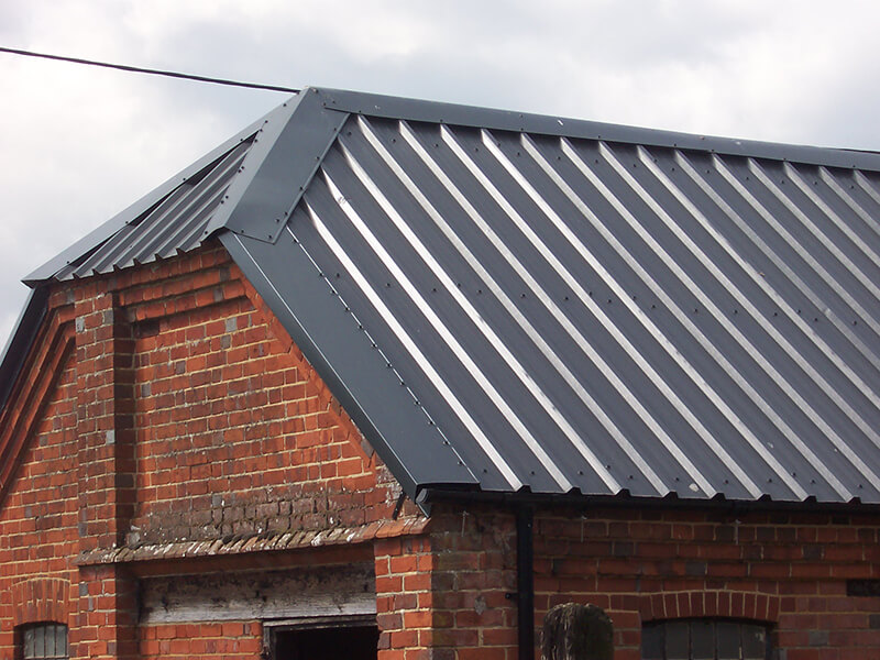 How to Pick the Right Metal Sheeting for Your Roof: metal roof