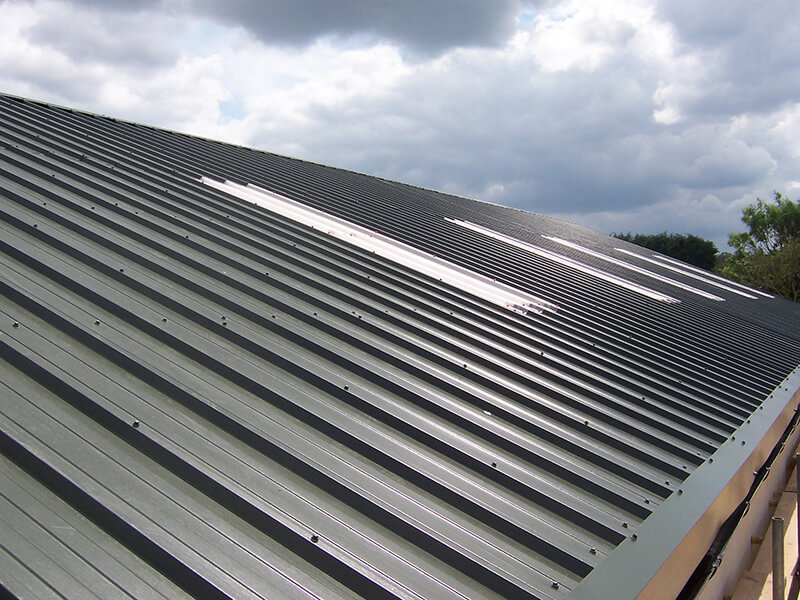 How to Pick the Right Metal Sheeting for Your Roof: metal roof