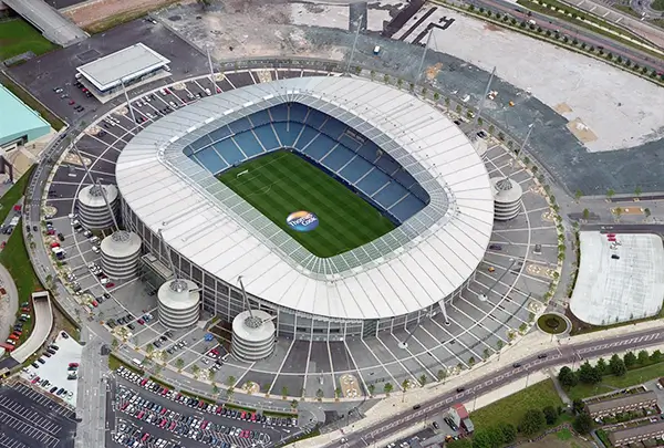 The Etihad Stadium in Manchester has undergone continuous expansion over the last few years, with the Kalzip roof area being extended repeatedly